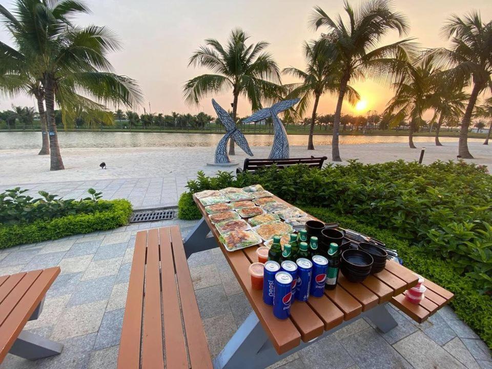 Capsule Vinhomes Ocean Park Hanoi Exterior photo